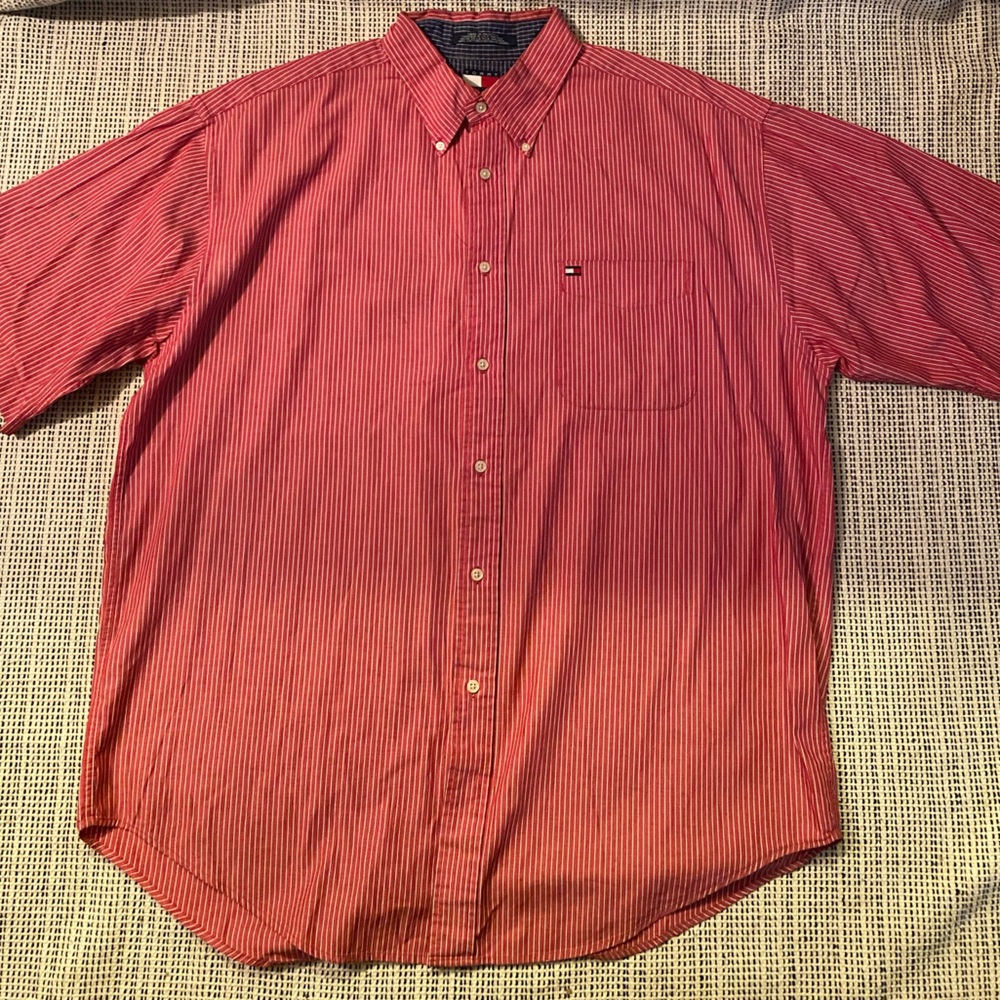 Red Tommy Hilfiger button up short sleeve (xl)